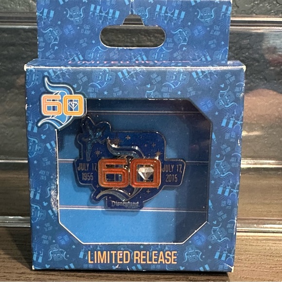 Disneyland 60th Diamond Anniversary Pin with Dates 1955-2015, RARE HTF - Picture 1 of 3
